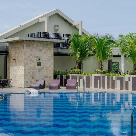 Grand City Hall Hotel & Serviced Residences Medan Exteriör bild