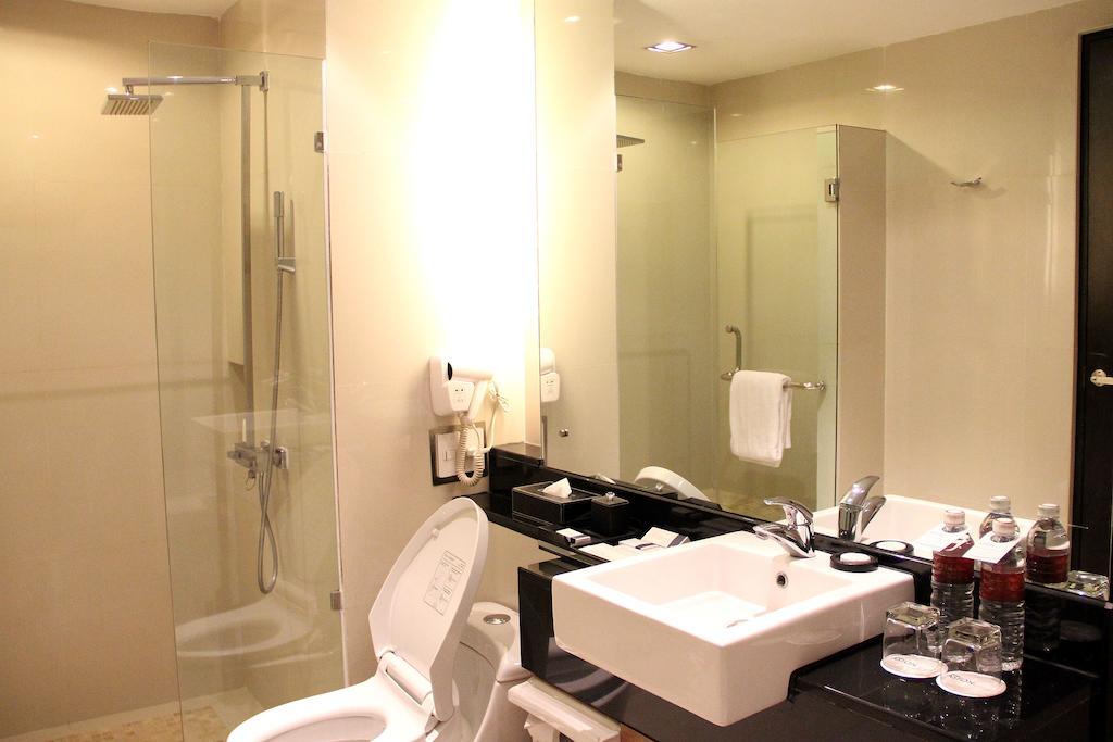 Grand City Hall Hotel & Serviced Residences Medan Exteriör bild