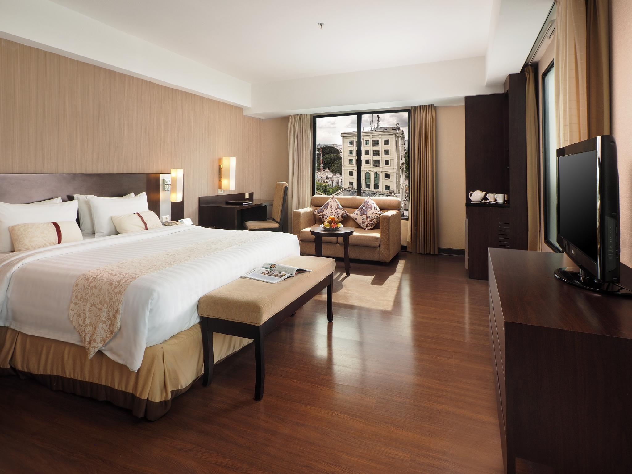 Grand City Hall Hotel & Serviced Residences Medan Exteriör bild