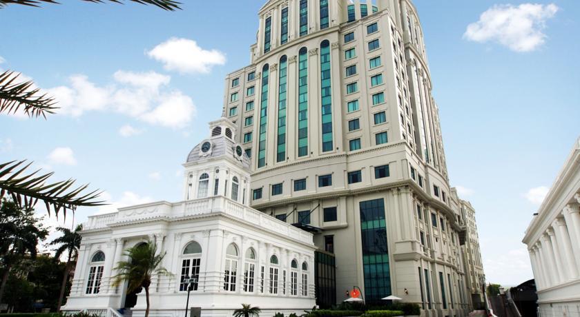 Grand City Hall Hotel & Serviced Residences Medan Exteriör bild