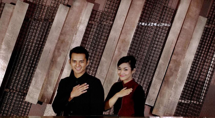 Grand City Hall Hotel & Serviced Residences Medan Exteriör bild