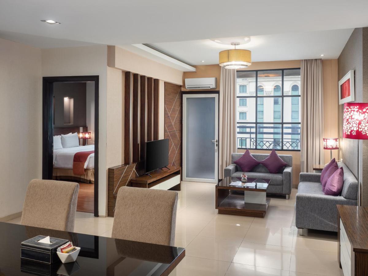 Grand City Hall Hotel & Serviced Residences Medan Exteriör bild