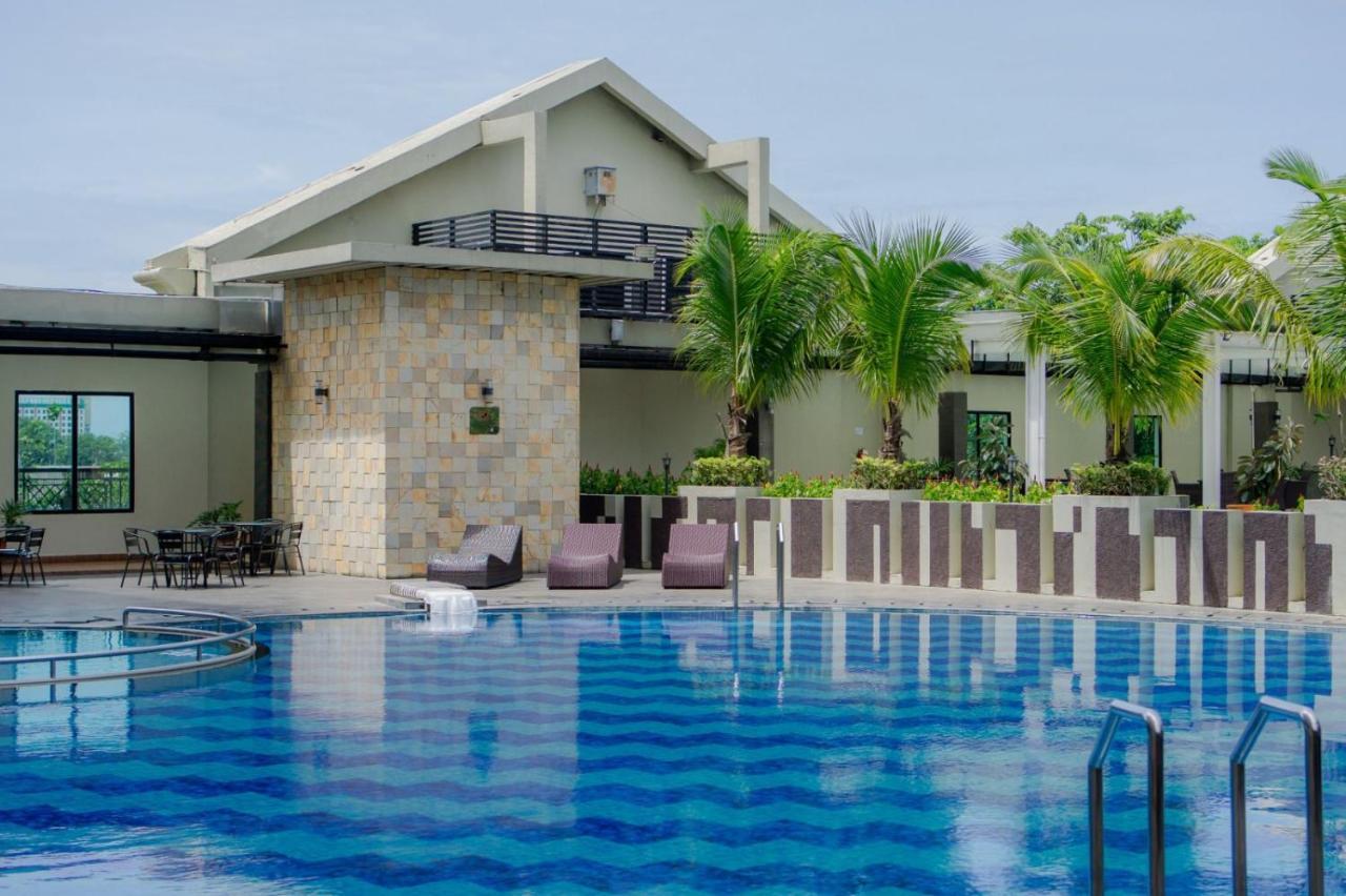 Grand City Hall Hotel & Serviced Residences Medan Exteriör bild